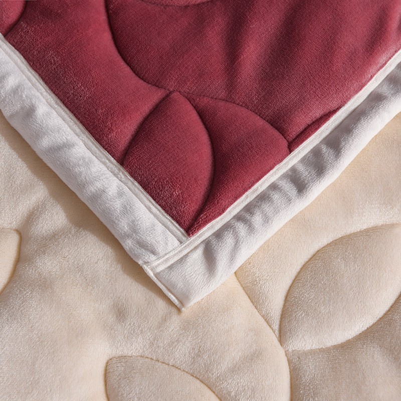Pure color woollen blanket
